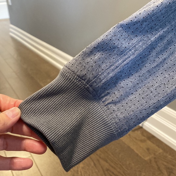 💥💥 SOLD 💥💥 Donna Karan lightweight grey front zip jacket size small. - Picture 8 of 9